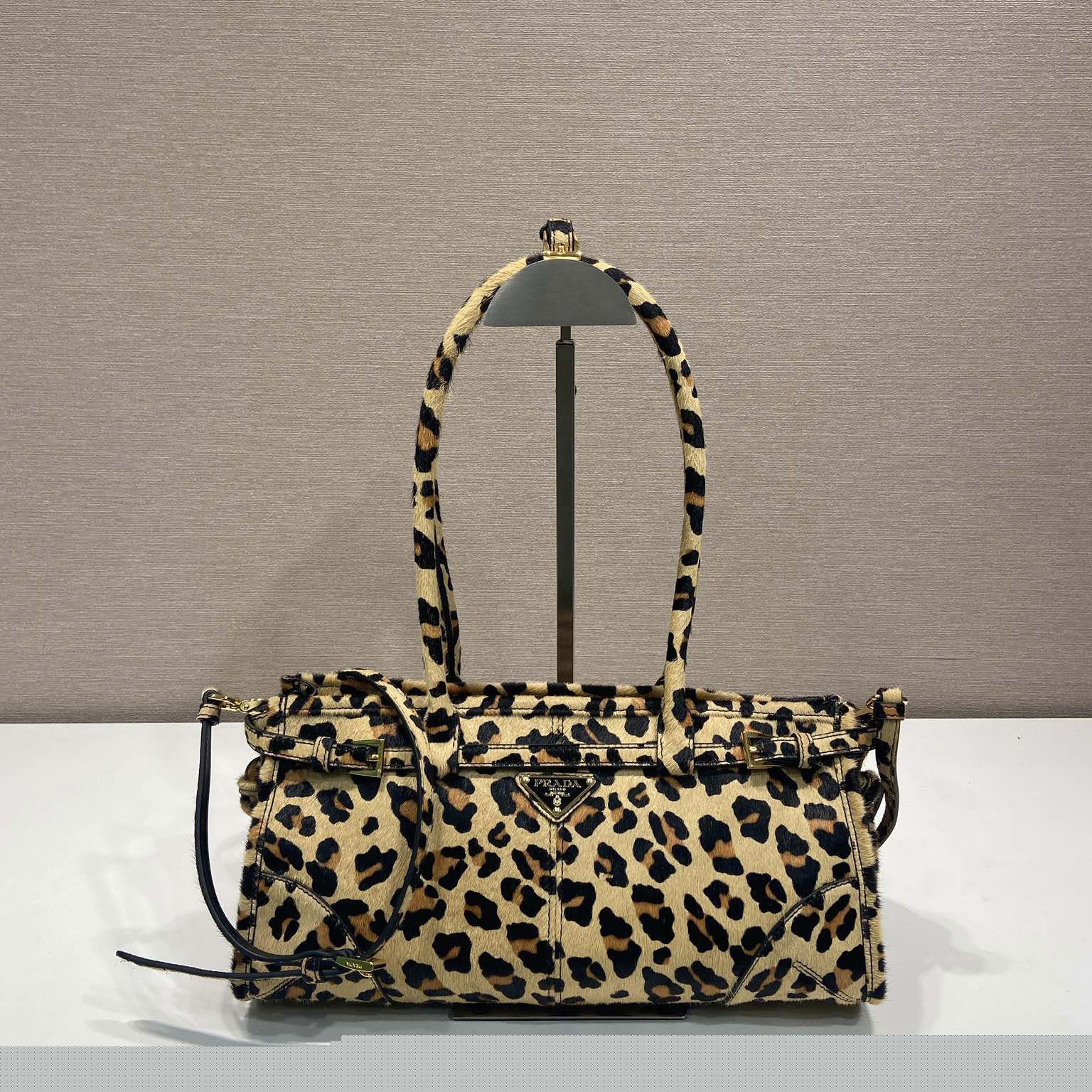 Pra*a top handle bags